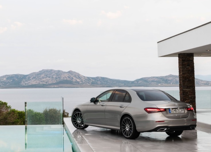 2022 Mercedes E Serisi Sedan E300d 2.0 4MATIC (265 HP) AMG 9G-TRONIC Teknik Özellikler, Ölçüler ve Bagaj Hacmi