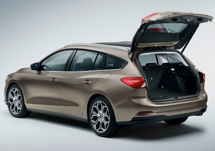 focus station wagon 2020