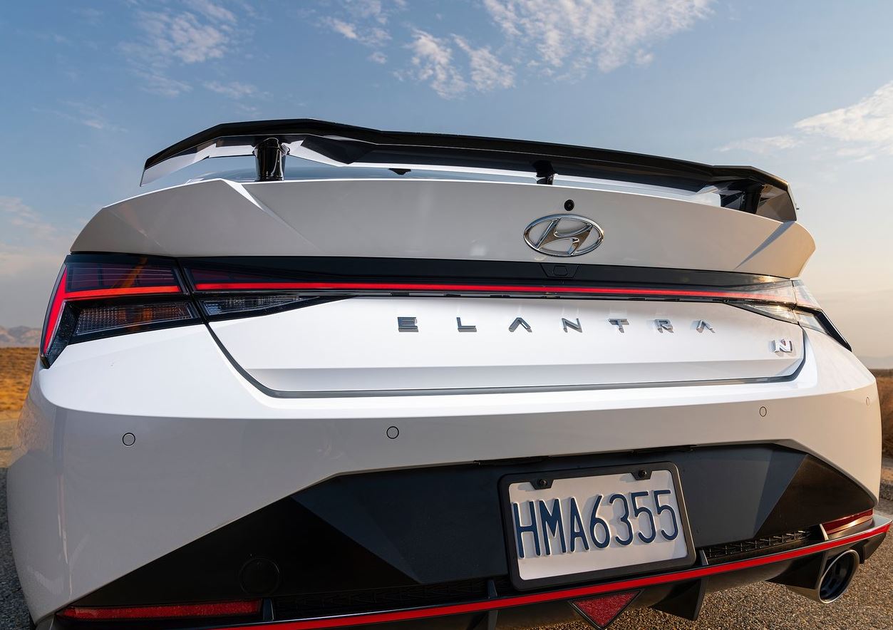 Hyundai elantra fiyat listesi 2023