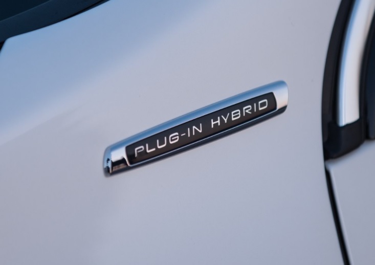 Plug-in hybrid nedir, normal hibritten farkı