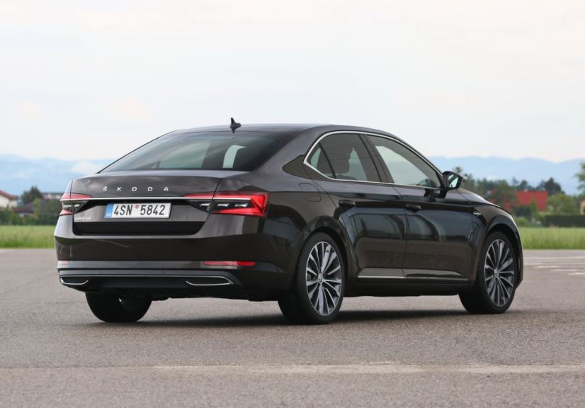 Skoda Superb Ekim fiyatları