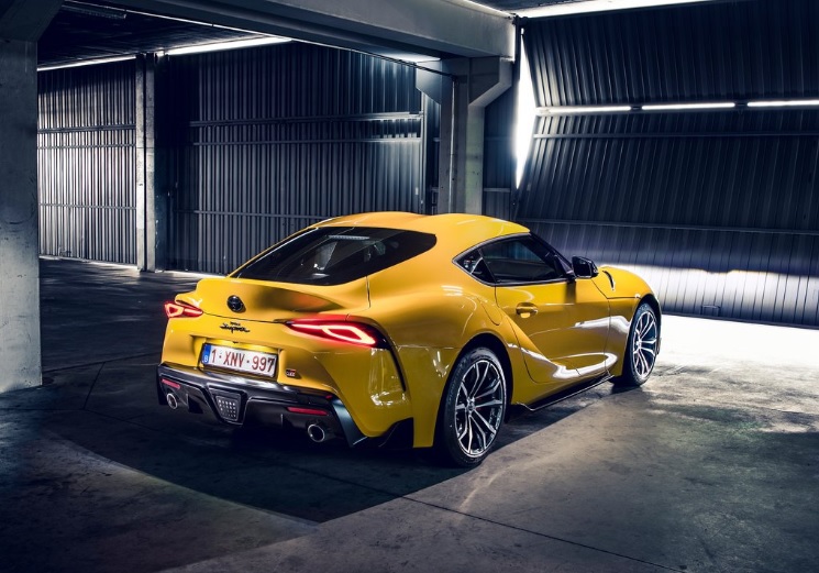 Toyota Supra 2.0 litre hacimli motorla gelecek