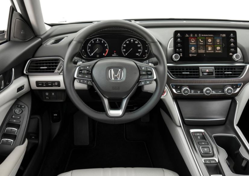 Yeni Honda Accord iç tasarım özellikleri