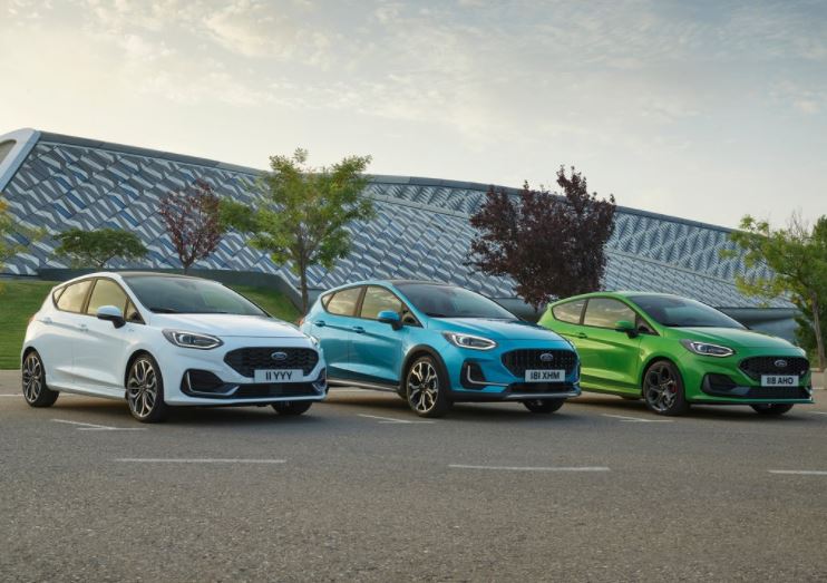 2022 Yeni Ford Fiesta LED farlar ve hibrit motor sunacak